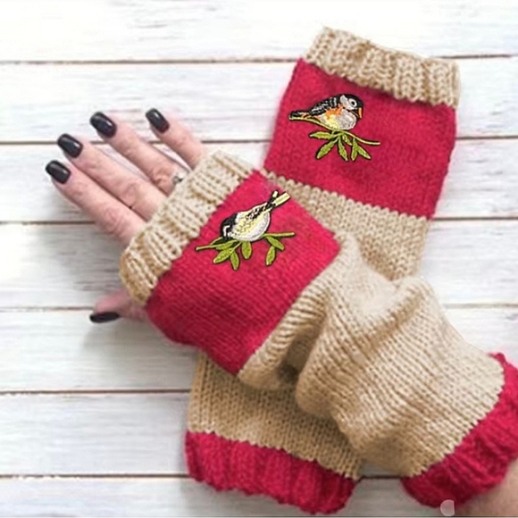 Fingerless Gloves Thumb Holes Olive Green Gray Embroidered Birds Mittens NEW - Picture 10 of 10